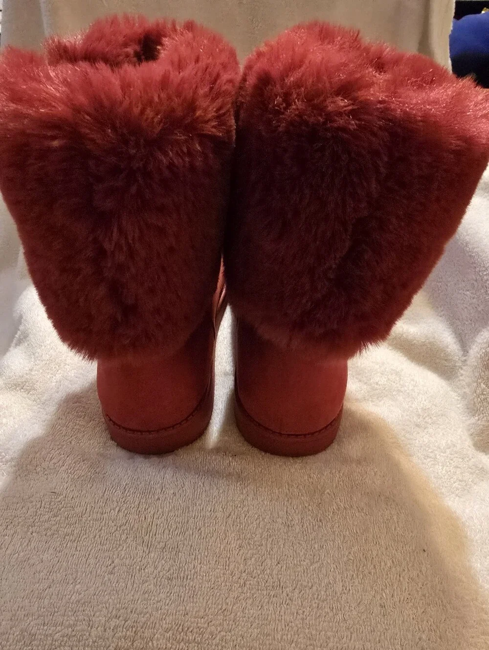 GBG Los Angeles Aleya Red Faux Fur Suede Winter Boots Size 9 NWOT